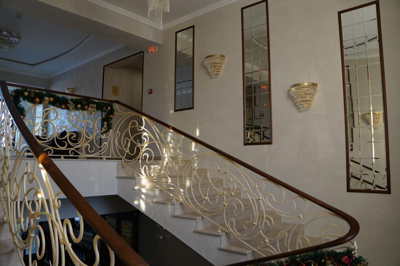Best Hotel And Restaurant Complex Dunaivtsi Dış mekan fotoğraf