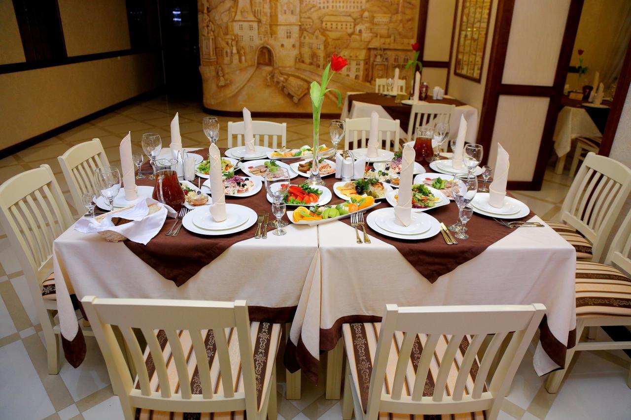 Best Hotel And Restaurant Complex Dunaivtsi Dış mekan fotoğraf