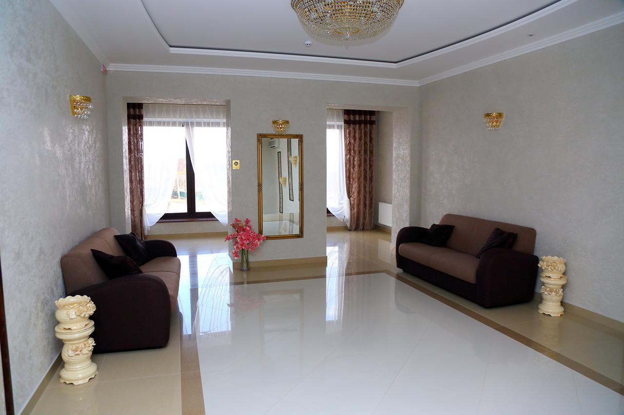 Best Hotel And Restaurant Complex Dunaivtsi Dış mekan fotoğraf